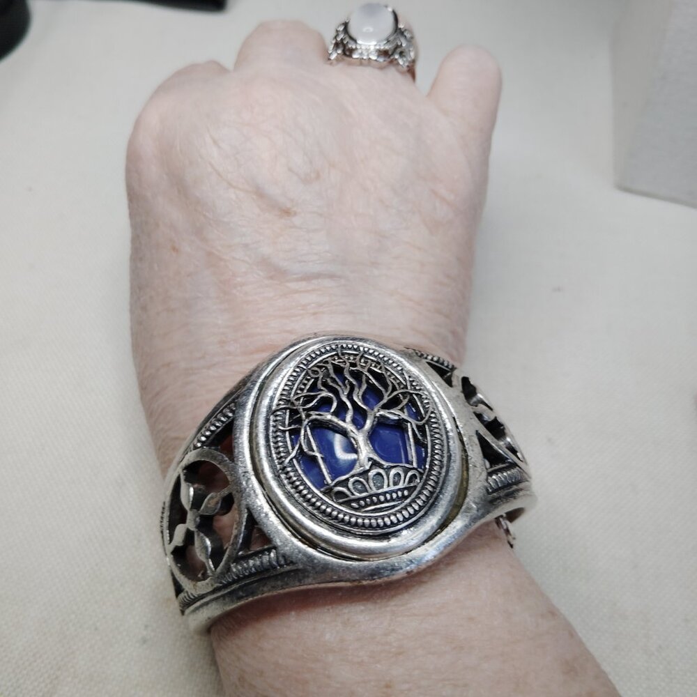 Lucky Brand Tree of Life Silver Tone Cuff Bracelet Blue Glass Stone